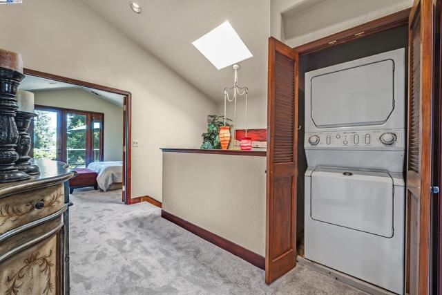 141 Ray St, Pleasanton CA: https://media.crmls.org/mediaz/9145feea-6d11-4261-a860-dfc4494fad73.jpg