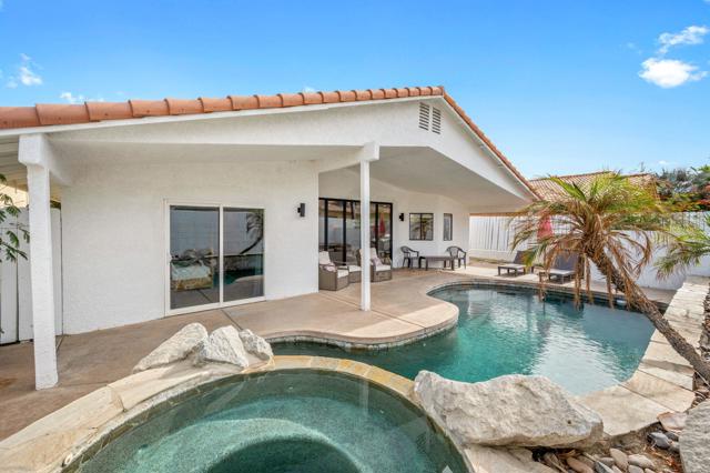 51605 Avenida Carranza, La Quinta CA: https://media.crmls.org/mediaz/9146899b-e7da-49aa-9dba-de4757e8a8aa.jpg
