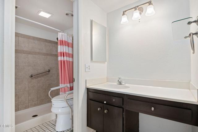1310 Anza Court, Oxnard CA: https://media.crmls.org/mediaz/91469f4d-18a4-4024-a215-6fa92fe16bd9.jpg