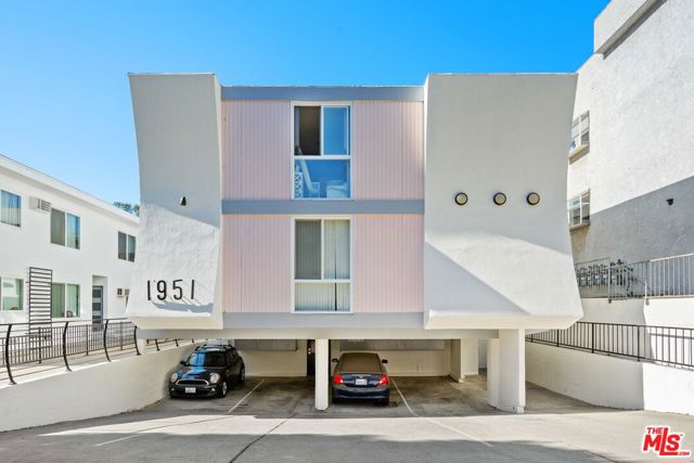 1951 Selby Avenue, Los Angeles CA: https://media.crmls.org/mediaz/9146c759-6538-4aae-8860-b9ba1f5c49c5.jpg