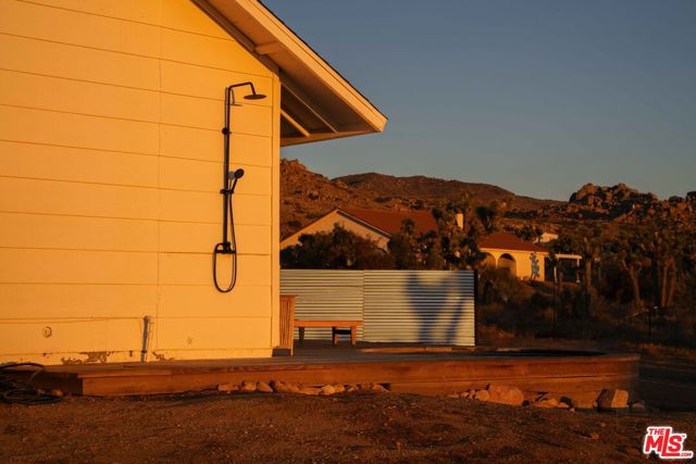 50950 Burns Canyon Road, Pioneertown CA: https://media.crmls.org/mediaz/9146d532-3478-4818-89bb-fceff2fd8ca8.jpg