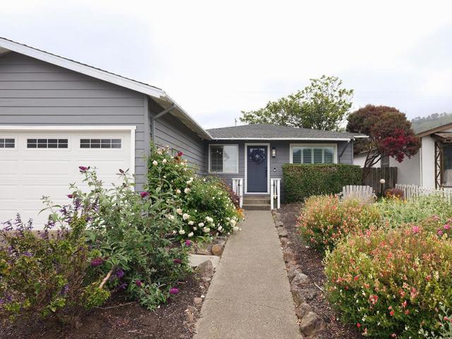 1087 Rio Vista Drive, Pacifica CA: https://media.crmls.org/mediaz/9147786a-7917-40a7-abbd-5b08d5c3c4de.jpg