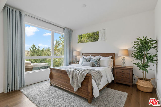 1912 W Liberty Court, Los Angeles CA: https://media.crmls.org/mediaz/91479553-5e9e-46db-a682-9b84066ba87c.jpg