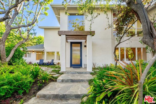 10148 Angelo Circle, Beverly Hills CA: https://media.crmls.org/mediaz/9147b18c-36ac-47ab-9b3d-faf3e2a2d84d.jpg