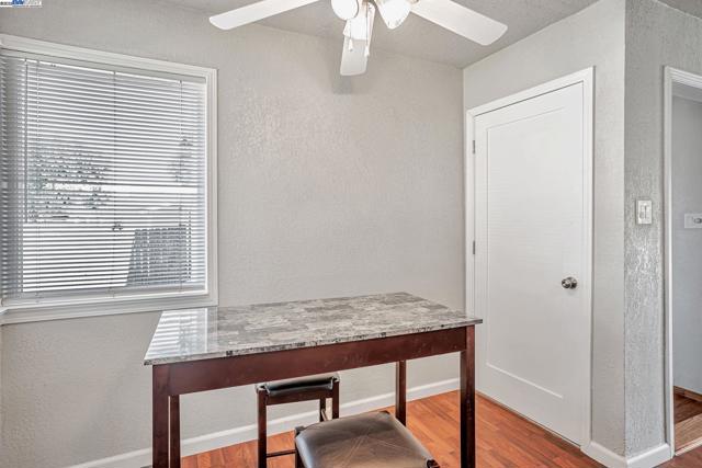 360 Calmace Dr, Dixon CA: https://media.crmls.org/mediaz/9147dd71-0362-469a-845d-f129e5c79c7a.jpg