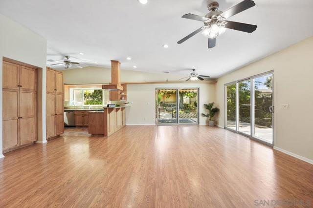 1353 Roxanne Dr, El Cajon CA: https://media.crmls.org/mediaz/91485343-82dc-4b62-a9e4-9329f44c3cdd.jpg