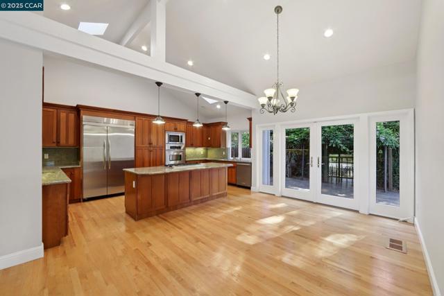 20 Broadmoor St, Moraga CA: https://media.crmls.org/mediaz/914964c3-11c9-441d-86ed-e4a996a0db5f.jpg