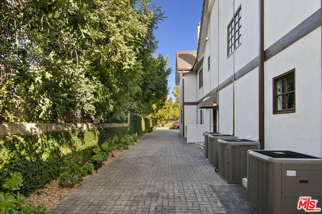 Image 30 of 38 For 4618 Westchester Drive