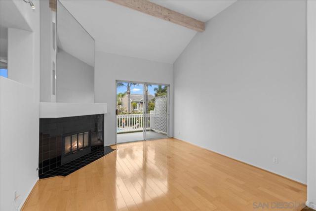 8585 Via Mallorca, La Jolla CA: https://media.crmls.org/mediaz/914a412c-c8d2-4dd1-a0d1-4c1fbcc630f8.jpg