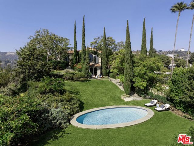 2311 Alto Oak Drive, Los Angeles CA: https://media.crmls.org/mediaz/914aeb4c-2923-46df-bc5d-55733a7d2087.jpg
