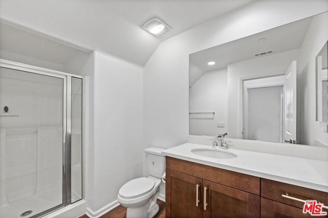 20650 Huntley Way, Santa Clarita CA: https://media.crmls.org/mediaz/914bb022-75ed-407f-96c1-5e95665f964c.jpg