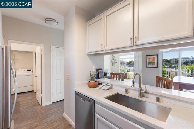 609 Commodore Dr, Richmond CA: https://media.crmls.org/mediaz/914bdb77-049b-444a-a7ea-224e04ecb116.jpg