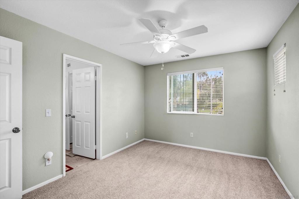 https://media.crmls.org/mediaz/914be629-f541-4fa5-bfd7-996057109377.jpg?preset=X-Large