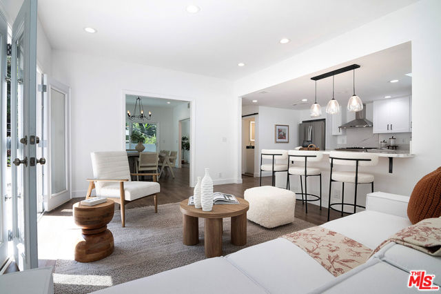 8155 Willow Glen Road, Los Angeles CA: https://media.crmls.org/mediaz/914cc2ef-0849-49c6-a0cb-3f8b8928911c.jpg