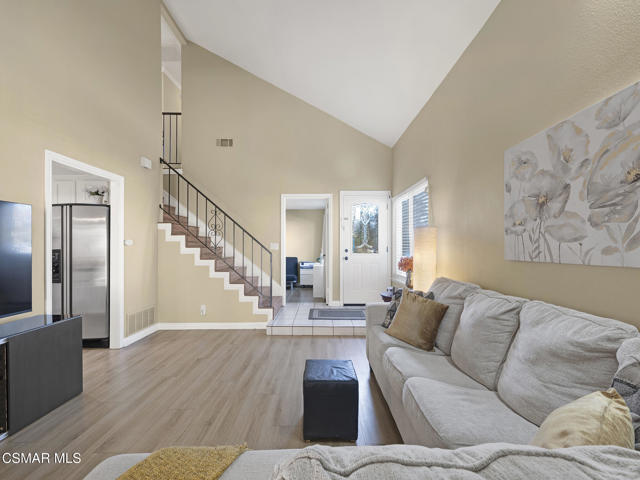 190 Donegal Avenue, Newbury Park CA: https://media.crmls.org/mediaz/914d006c-07b0-4767-9b94-742b107007ba.jpg