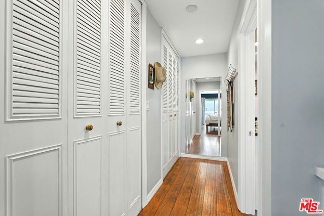 12955 Riverside Drive, Sherman Oaks CA: https://media.crmls.org/mediaz/914d12c3-7f62-4cae-966e-b6222cf2d2f3.jpg