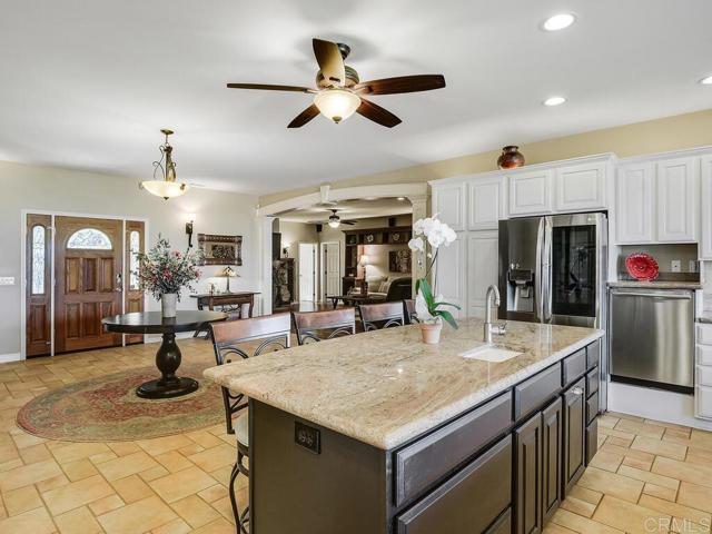 31755 Rancho Vista Road, Temecula CA: https://media.crmls.org/mediaz/914d39bc-9af6-4dfb-a266-f1d11ad14b7a.jpg
