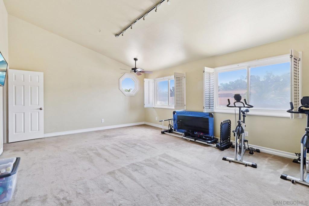 MLS #250035843SD img 45