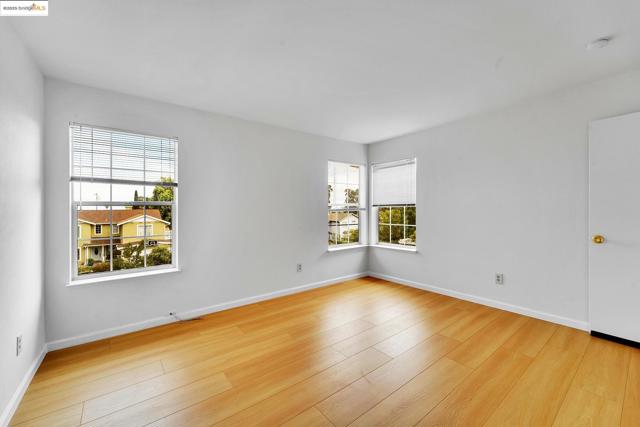 1764 Primrose Ln, Pinole CA: https://media.crmls.org/mediaz/914e1f17-dccc-48c2-9f84-104a5367ffdc.jpg