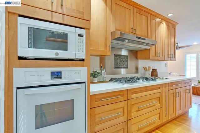 1515 Miramonte Ave, Mountain View CA: https://media.crmls.org/mediaz/914e2f51-9291-4d8a-8507-fc5ca07404db.jpg