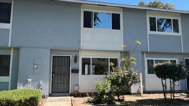 3293 Column Court, San Jose CA: https://media.crmls.org/mediaz/914efafc-99f3-46f7-9370-3b68d15359d6.jpg