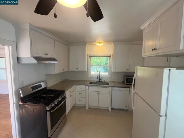 1509 Lake St, Calistoga CA: https://media.crmls.org/mediaz/914fb565-e47b-4bd7-8bdc-40e14408da20.jpg
