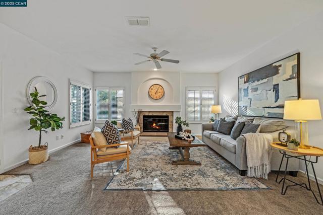 1340 Breakwater Way, Brentwood CA: https://media.crmls.org/mediaz/914fc718-75c3-4813-8c87-590bda98b4bf.jpg