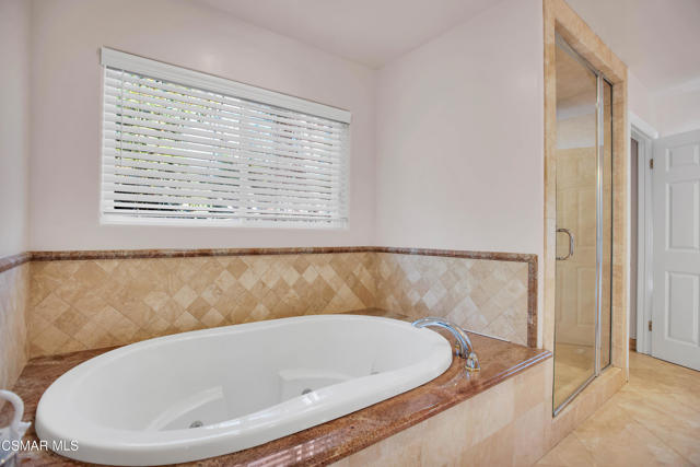 4539 Mammoth Avenue, Sherman Oaks CA: https://media.crmls.org/mediaz/914fdbc7-9b4f-4905-ba23-f04083d4e90c.jpg