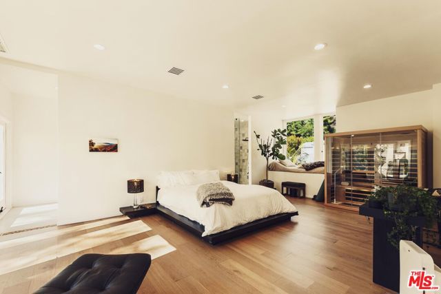 Drew Fenton | 2533 La Condesa Drive Los Angeles CA | MLS: 7120110