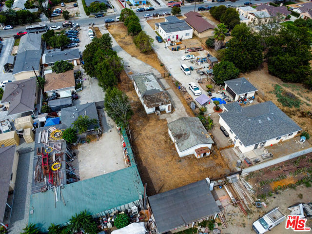 2028 E 126th Street, Compton CA: https://media.crmls.org/mediaz/91502710-38dd-4d38-bc6c-19c51e2ccc53.jpg