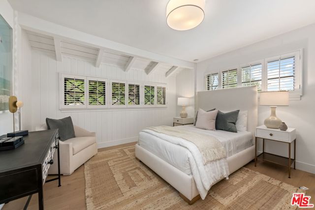 19159 Rosita Street, Tarzana CA: https://media.crmls.org/mediaz/9150af57-0441-4710-bb04-ca5f54fd4e3e.jpg
