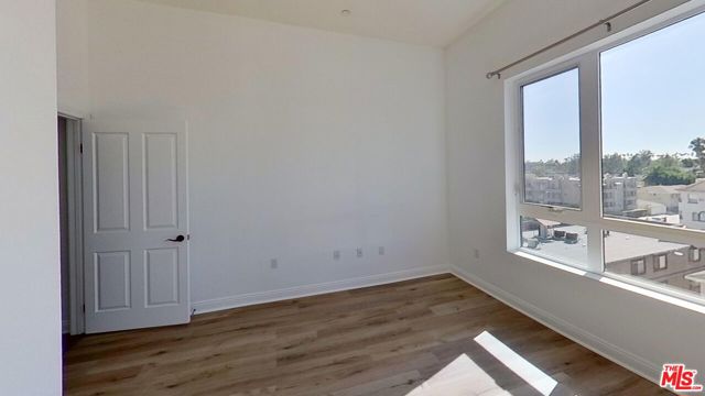 345 S Gramercy Place, Los Angeles CA: https://media.crmls.org/mediaz/915125a4-c36e-4bff-b358-85056e845454.jpg