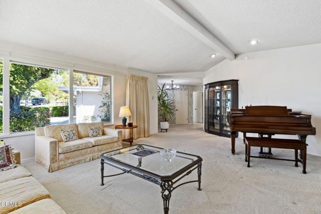 262 Crestwood Avenue, Ventura CA: https://media.crmls.org/mediaz/91529fd4-37c6-47b5-85ed-8728b47a7c89.jpg