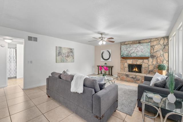 Detail Gallery Image 10 of 32 For 514 Shady Ln #C,  El Cajon,  CA 92021 - 2 Beds | 2 Baths
