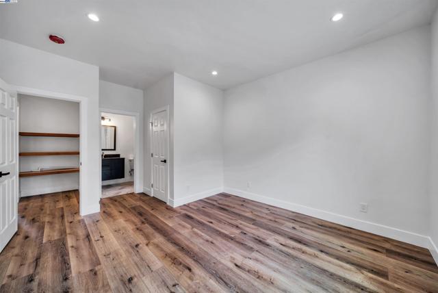 3035 Logan St, Oakland CA: https://media.crmls.org/mediaz/9153ae5c-8026-409a-b64c-5668eb776944.jpg