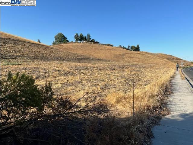 2901 Las Positas Rd, Livermore CA: https://media.crmls.org/mediaz/9153f8e1-2721-4ca2-b2b9-b744f8aa38b6.jpg