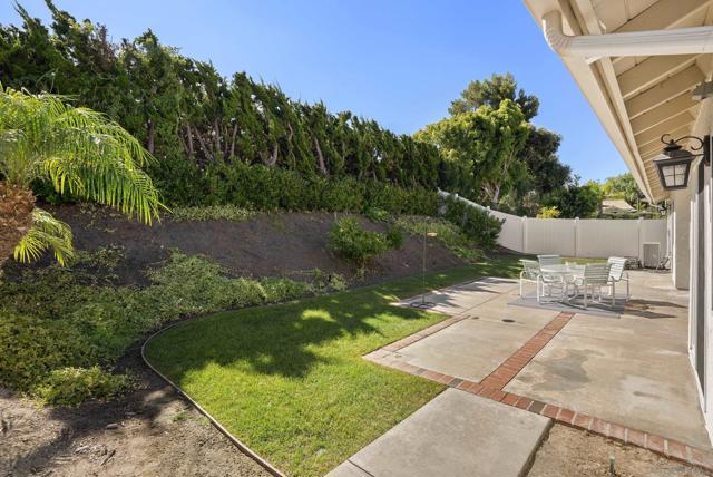 1458 Clark Court, Vista CA: https://media.crmls.org/mediaz/91540424-9007-42bd-8acb-ce4d98cb3f11.jpg