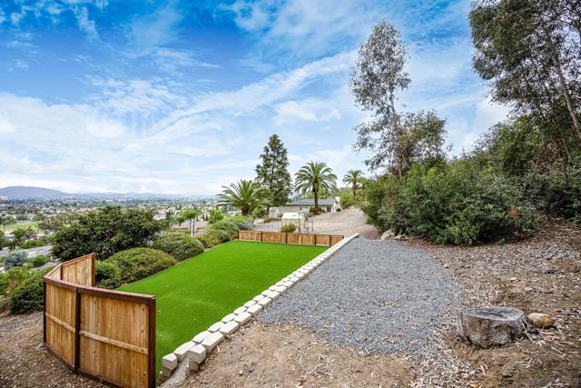 1148 Emerald Heights Rd, El Cajon CA: https://media.crmls.org/mediaz/91542d7b-1b4f-490e-a1da-cd353ea88ea4.jpg