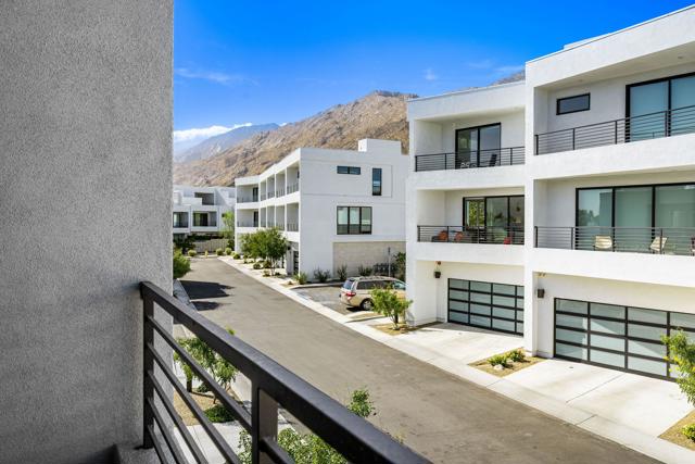 928 Galaxy Drive, Palm Springs CA: https://media.crmls.org/mediaz/9154a897-d69e-4d7d-8eac-1f8bcbb8672f.jpg