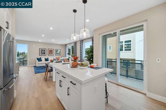 27264 Cosmo Ct, Hayward CA: https://media.crmls.org/mediaz/9154cbea-cbf4-4f94-b55d-e0fcd0dee24b.jpg