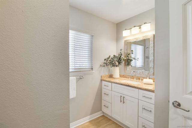 918 La Tierra Dr, San Marcos CA: https://media.crmls.org/mediaz/91554774-511e-4a37-8c2b-91310857e9d4.jpg