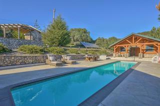 8697 Dyer Road, Salinas CA: https://media.crmls.org/mediaz/9155a514-f050-4080-9286-d84942ec3e8b.jpg