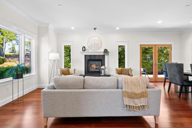 422 Mccormick Avenue, Capitola CA: https://media.crmls.org/mediaz/9155d232-6e32-411b-bfc7-bf2940e2d38b.jpg