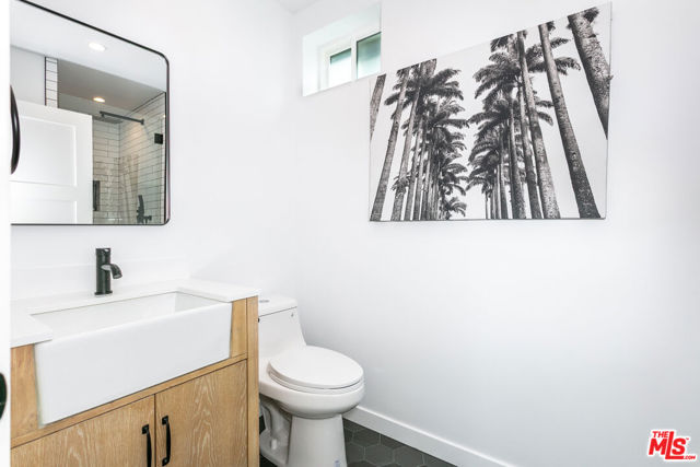 732 N Cherokee Avenue, Los Angeles CA: https://media.crmls.org/mediaz/91560faf-0f9f-4993-a280-c129cc7ed475.jpg