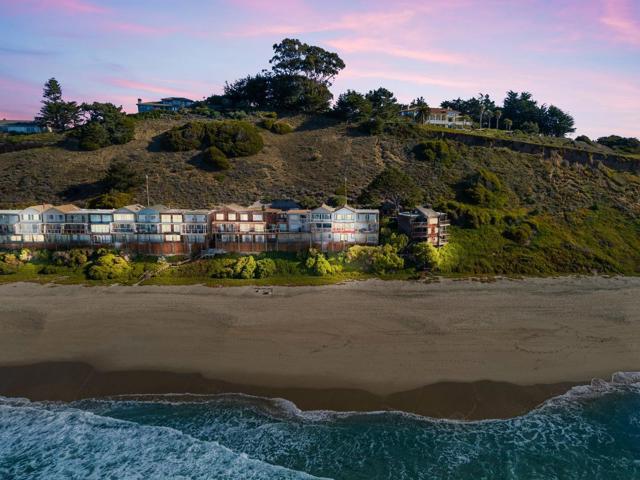 476 Oceanview Drive, La Selva Beach CA: https://media.crmls.org/mediaz/915657d4-9a70-47ad-820f-391b858acf3d.jpg