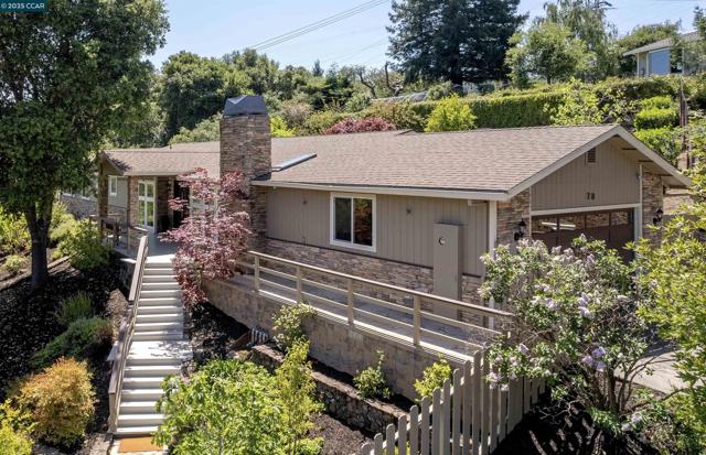 70 Lost Valley Dr, Orinda CA: https://media.crmls.org/mediaz/9156fafd-40f1-41ff-bd80-5acceb276730.jpg