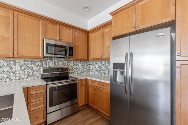 89 Jensen Court, Thousand Oaks CA: https://media.crmls.org/mediaz/91579556-6b68-4880-99b9-f3747d584693.jpg
