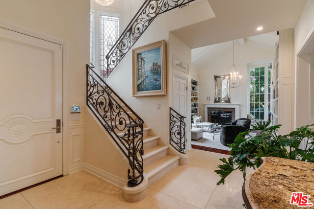 3819 Vista Linda Drive, Encino CA: https://media.crmls.org/mediaz/9158f5e3-5419-4498-a6d4-673e8633baef.jpg