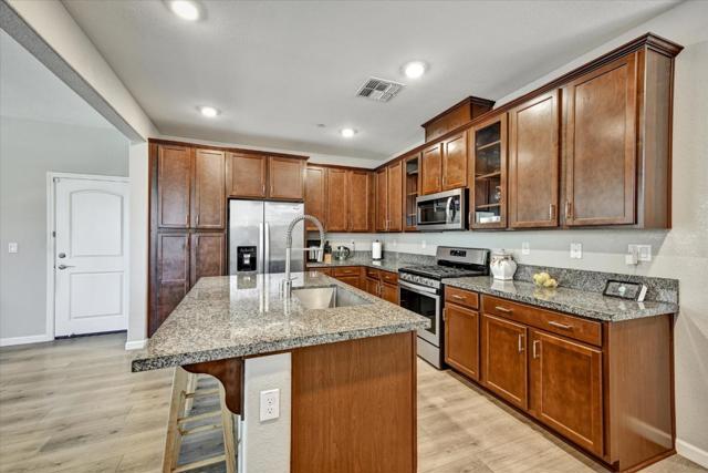 2466 Buzz Aldrin Way, Sacramento CA: https://media.crmls.org/mediaz/915940be-e9be-44f6-9ee6-a26638b44181.jpg