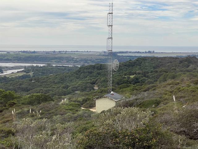 Elkhorn Slough lies in the middle of the crescent shaped Monterey Bay. To the right Santa Cruz follow by the direction of Henry Cowell Redwoods State Park, The Forest of Nisene Marks State Park, The Sierra Azul Preserve, Mount Umunhum & Loma Prieta Peak.